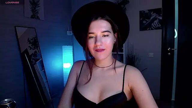 Snapshot of Sweetie_Catt chatting on February 19, 2025, 11:49 am Sweetie Catt online show from February 19, 2025, 11:49 am