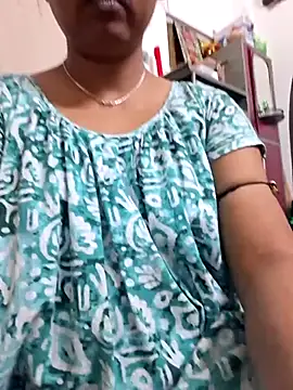 Cute Jiyaa online show from January 14, 2026, 11:42 pm