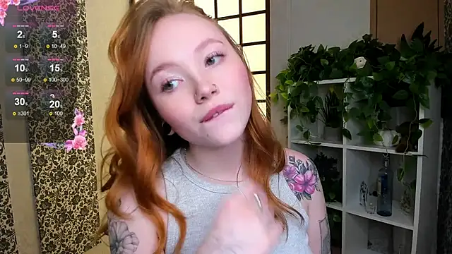 Snapshot of Maya_Light chatting on February 15, 2025, 4:47 am Maya Light online show from February 15, 2025, 4:47 am