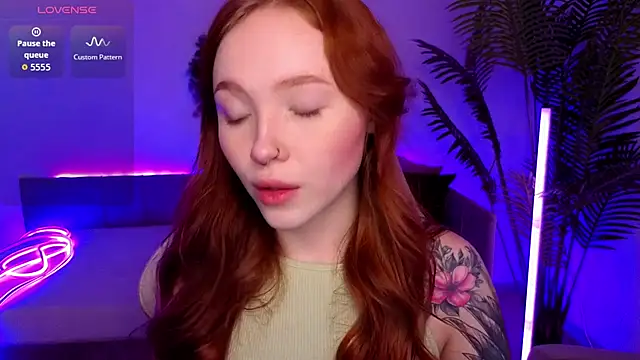 Maya Light online show from January 6, 2026, 1:42 am