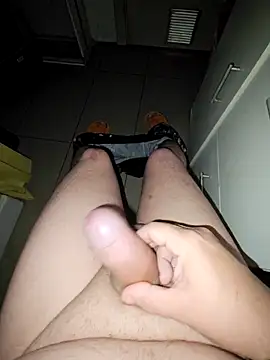 Usame como quieras online show from October 22, 2025, 2:12 am