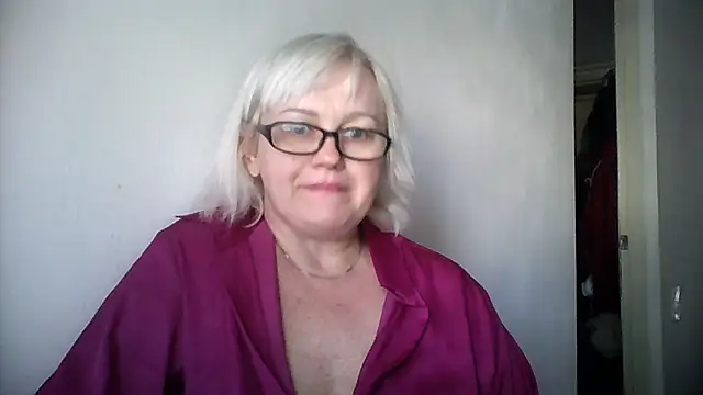 Snapshot of Mayya4321 chatting on September 22, 2025, 10:39 am Mayya4321 online show from September 22, 2025, 10:39 am