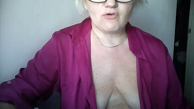 Snapshot of Mayya4321 chatting on September 23, 2025, 9:12 am Mayya4321 online show from September 23, 2025, 9:12 am