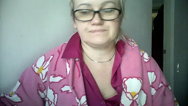 Snapshot of Mayya4321 chatting on November 22, 2025, 8:02 am Mayya4321 online show from November 22, 2025, 8:02 am