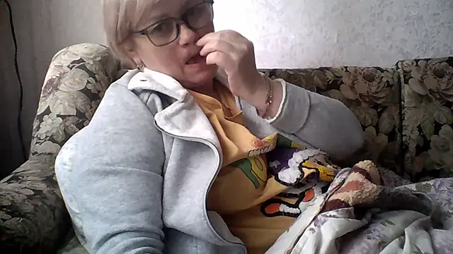 Mayya4321 online show from April 25, 2026, 1:41 pm