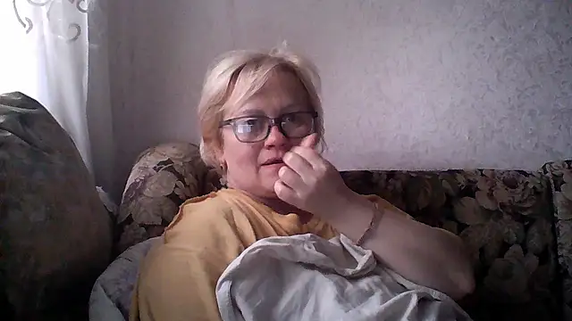 Snapshot of Mayya4321 chatting on May 12, 2026, 9:39 am Mayya4321 online show from May 12, 2026, 9:39 am