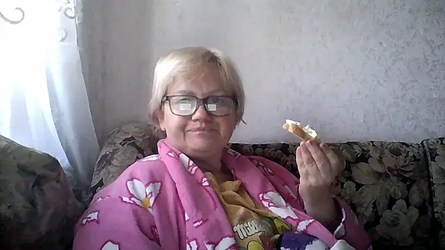 Snapshot of Mayya4321 chatting on May 16, 2026, 6:32 am Mayya4321 online show from May 16, 2026, 6:32 am