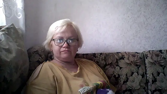 Snapshot of Mayya4321 chatting on May 18, 2026, 9:48 am Mayya4321 online show from May 18, 2026, 9:48 am