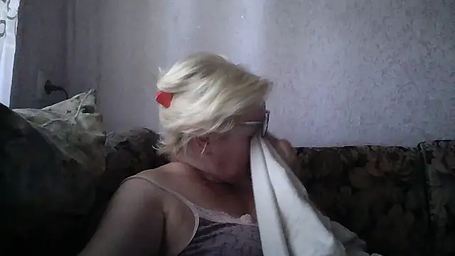 Snapshot of Mayya4321 chatting on June 14, 2026, 6:15 am Mayya4321 online show from June 14, 2026, 6:15 am