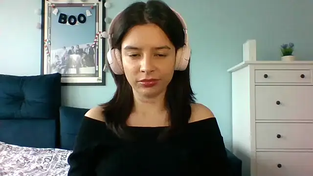 LariceSexy online show from November 13, 2025, 1:21 pm