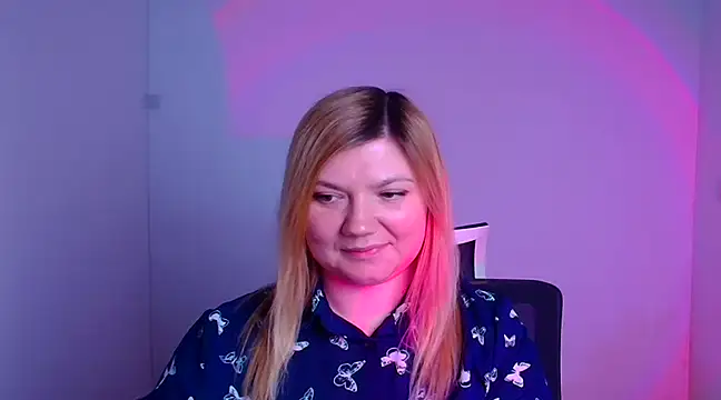 Snapshot of Lola_moree chatting on February 8, 2025, 3:31 pm Lola moree online show from February 8, 2025, 3:31 pm