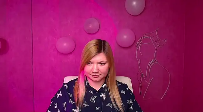 Snapshot of Lola_moree chatting on February 18, 2025, 3:32 pm Lola moree online show from February 18, 2025, 3:32 pm