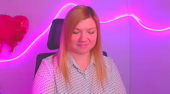 Snapshot of Lola_moree chatting on March 10, 2025, 12:15 pm Lola moree online show from March 10, 2025, 12:15 pm