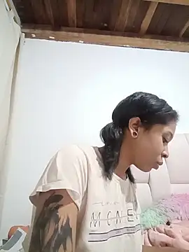 Zaira Rose  online show from June 17, 2026, 11:27 pm