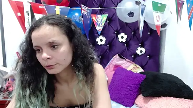 Snapshot of Ariasmithog chatting on June 25, 2026, 2:33 am Ariasmithog online show from June 25, 2026, 2:33 am