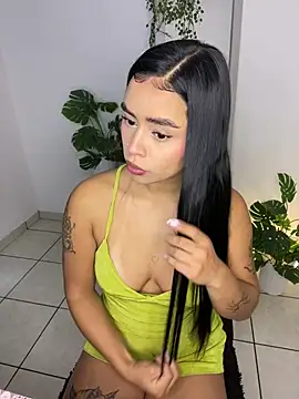 Snapshot of meli_ortiz_ chatting on July 24, 2026, 2:15 pm meli ortiz online show from July 24, 2026, 2:15 pm