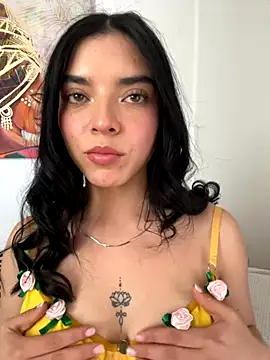 eileensophi online show from September 26, 2025, 8:57 pm