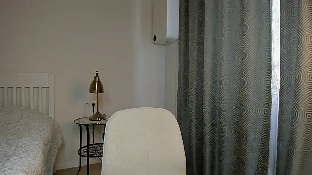 Snapshot of Hustle_Babyy chatting on February 22, 2025, 10:29 am Hustle Babyy online show from February 22, 2025, 10:29 am