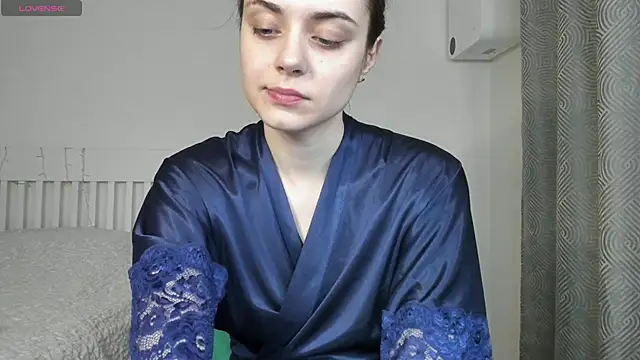 Snapshot of Hustle_Babyy chatting on September 17, 2025, 6:42 pm Hustle Babyy online show from September 17, 2025, 6:42 pm