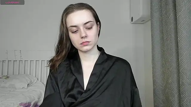 Snapshot of Hustle_Babyy chatting on September 22, 2025, 7:49 pm Hustle Babyy online show from September 22, 2025, 7:49 pm