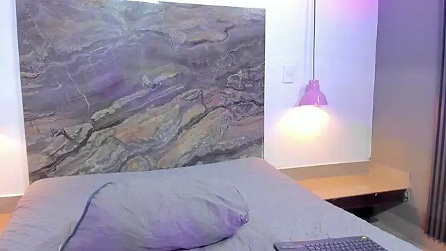 Snapshot of Estefy_gomez09 chatting on March 1, 2025, 9:51 am Estefy gomez09 online show from March 1, 2025, 9:51 am