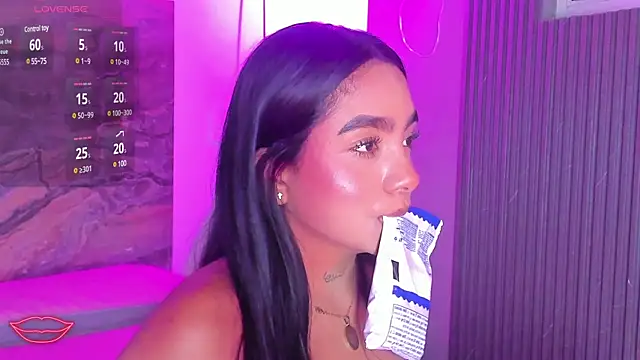 Snapshot of Estefy_gomez09 chatting on March 19, 2025, 3:52 am Estefy gomez09 online show from March 19, 2025, 3:52 am