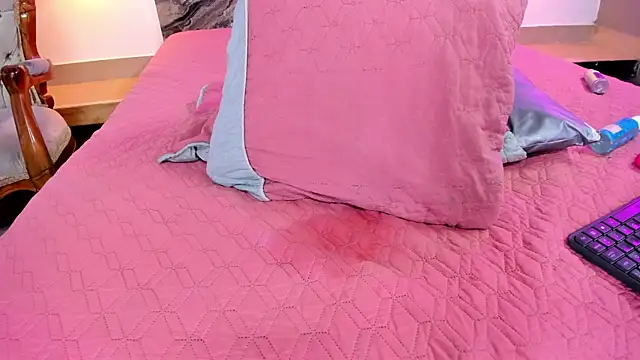 Snapshot of Estefy_gomez09 chatting on March 21, 2025, 6:38 am Estefy gomez09 online show from March 21, 2025, 6:38 am