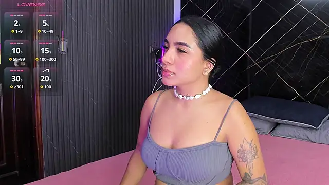 Snapshot of Estefy_gomez09 chatting on October 30, 2025, 4:03 am Estefy gomez09 online show from October 30, 2025, 4:03 am