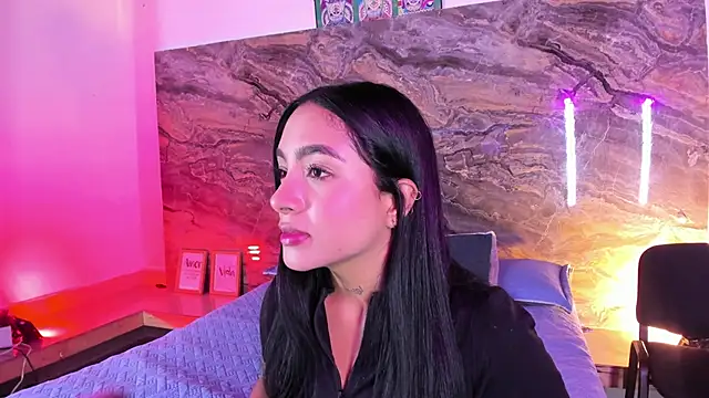 Estefy gomez09 online show from May 2, 2026, 12:21 pm