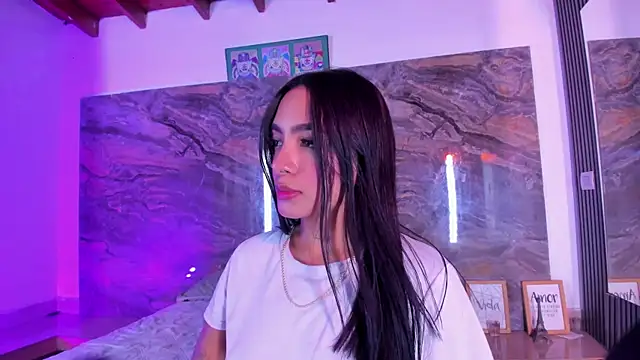Estefy gomez09 online show from June 24, 2026, 12:37 pm