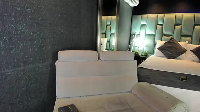Snapshot of AliDiaz_ chatting on June 10, 2026, 6:18 pm AliDiaz online show from June 10, 2026, 6:18 pm