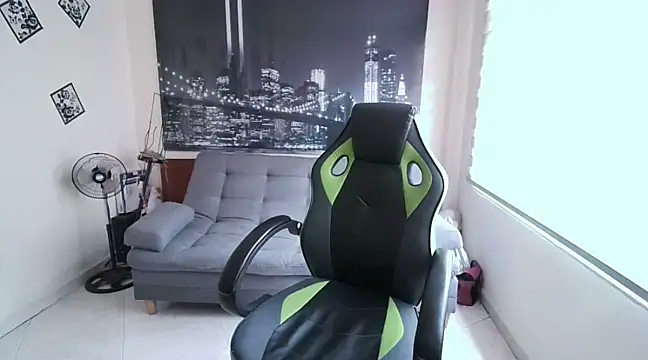 Snapshot of kamila_lovee chatting on February 13, 2025, 3:56 pm kamila lovee online show from February 13, 2025, 3:56 pm