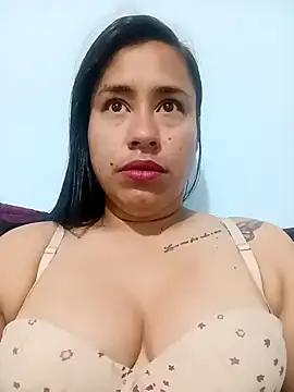 Snapshot of kamila_lovee chatting on March 17, 2025, 1:18 pm kamila lovee online show from March 17, 2025, 1:18 pm