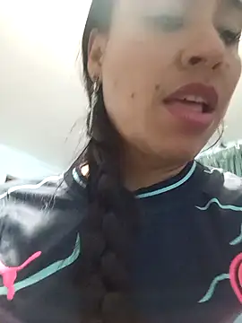 Snapshot of kamila_lovee chatting on March 19, 2025, 4:14 am kamila lovee online show from March 19, 2025, 4:14 am