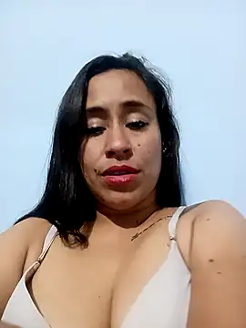 Snapshot of kamila_lovee chatting on March 20, 2025, 2:08 am kamila lovee online show from March 20, 2025, 2:08 am