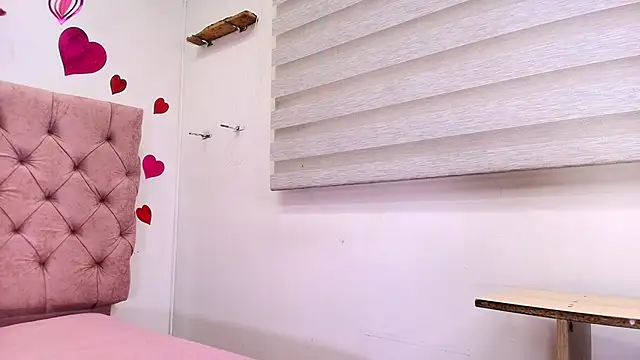 Snapshot of sharlott_miller chatting on March 15, 2025, 12:02 pm sharlott miller online show from March 15, 2025, 12:02 pm