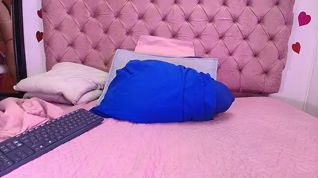 Snapshot of sharlott_miller chatting on March 19, 2025, 12:01 pm sharlott miller online show from March 19, 2025, 12:01 pm