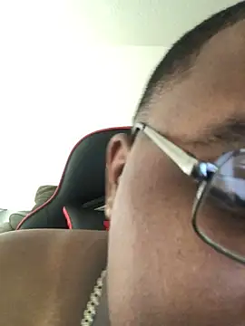 Snapshot of tiptrx chatting on January 29, 2025, 10:01 pm tiptrx online show from January 29, 2025, 10:01 pm