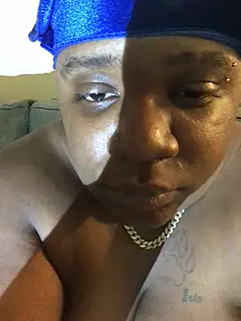 Snapshot of tiptrx chatting on February 3, 2025, 2:03 am tiptrx online show from February 3, 2025, 2:03 am