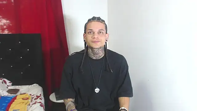 Snapshot of hot_man05 chatting on February 23, 2025, 9:48 pm hot man05 online show from February 23, 2025, 9:48 pm