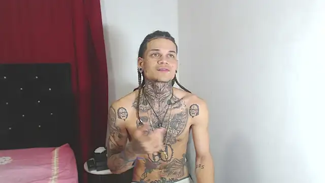 Snapshot of hot_man05 chatting on March 7, 2025, 5:29 am hot man05 online show from March 7, 2025, 5:29 am