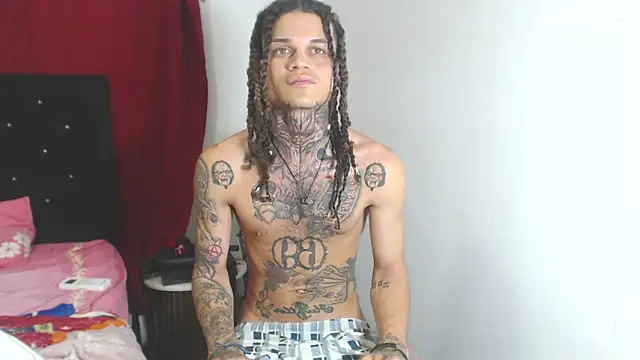 Snapshot of hot_man05 chatting on March 16, 2025, 11:38 am hot man05 online show from March 16, 2025, 11:38 am