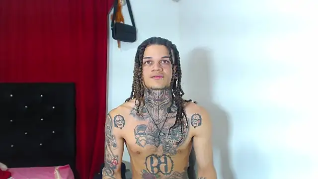 Snapshot of hot_man05 chatting on March 18, 2025, 5:09 am hot man05 online show from March 18, 2025, 5:09 am