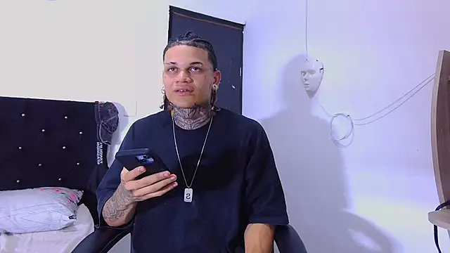 Snapshot of hot_man05 chatting on November 14, 2025, 5:39 am hot man05 online show from November 14, 2025, 5:39 am