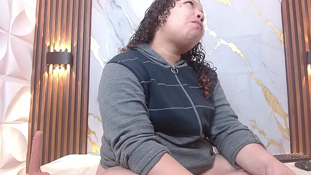 Snapshot of Alinna_addas_03 chatting on October 27, 2025, 11:58 am Alinna addas 03 online show from October 27, 2025, 11:58 am