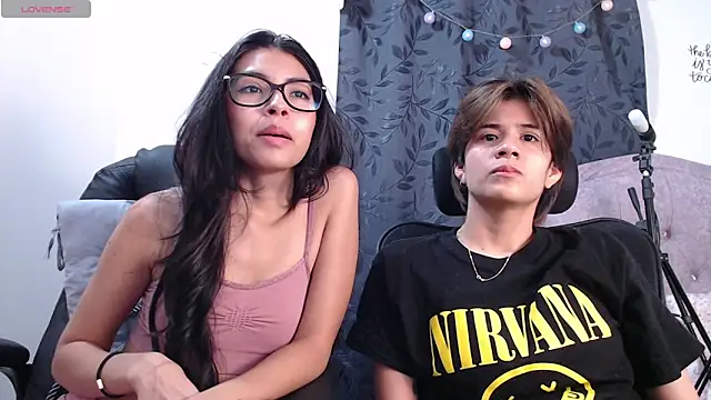 ellajonz online show from February 11, 2025, 5:26 am