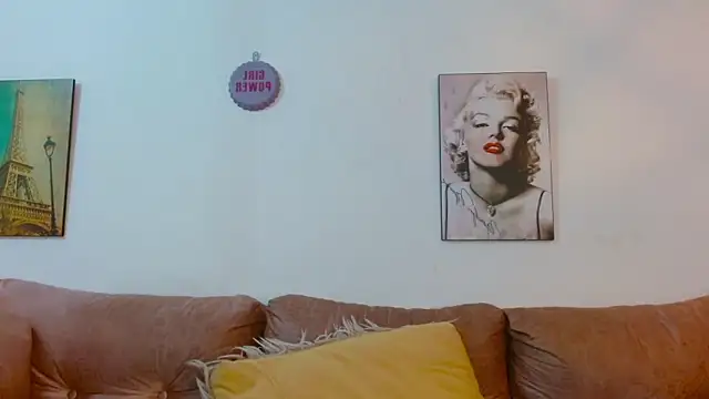 Snapshot of lunaember_cs chatting on February 13, 2025, 6:41 am lunaember cs online show from February 13, 2025, 6:41 am