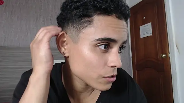 Liiamthompson online show from February 26, 2025, 4:14 pm