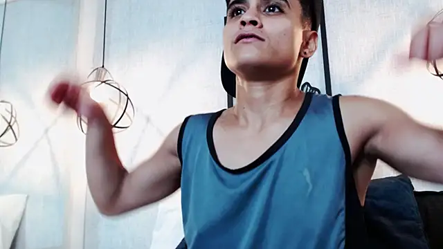 Liiamthompson online show from March 1, 2025, 11:17 am