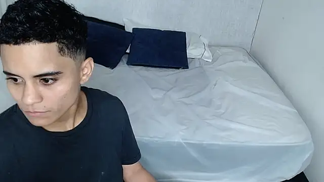 Liiamthompson online show from March 6, 2025, 4:08 am